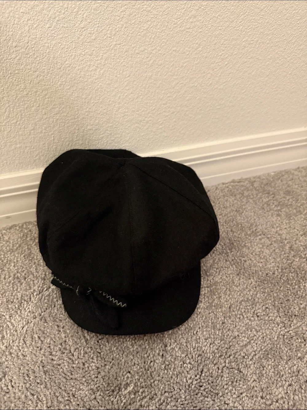 Nine West Black Satin-Lined Newsboy Hat